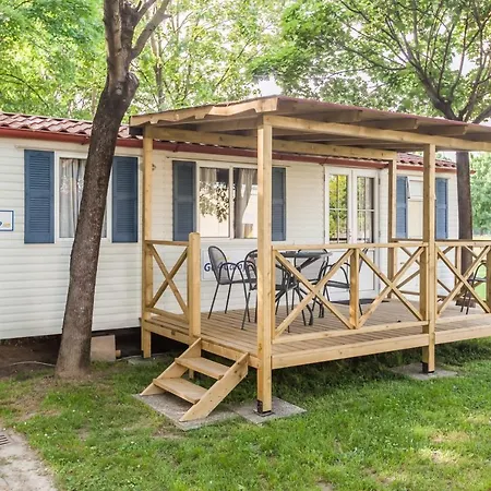 Camping فيتشنزا
